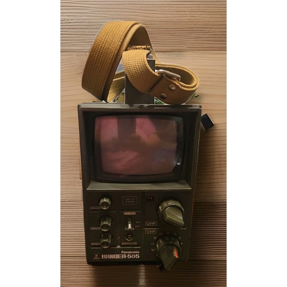 VINTAGE PANASONIC RANGER 505 PORTABLE‎ TELEVISION SET - POWERS UP AND WORKS